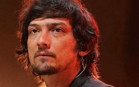 leo larregui biografia.